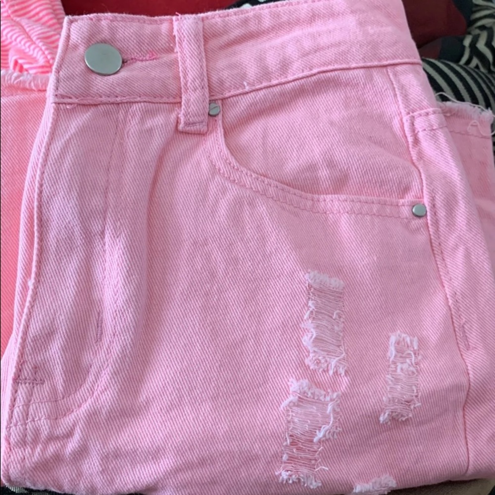 pink distressed denim skirt 💕